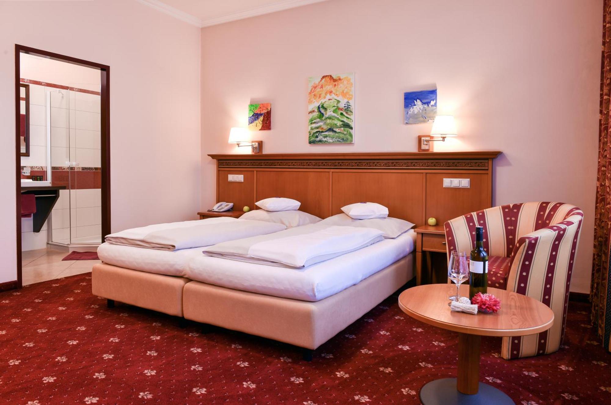 Hotel Alexandra เวลส์ ภายนอก รูปภาพ